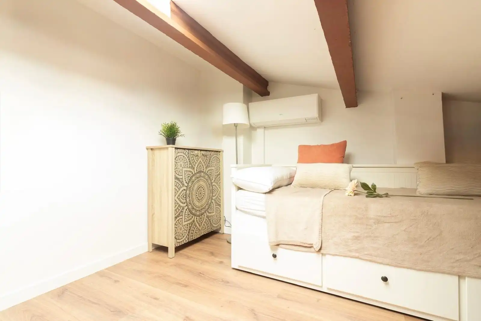 Habitación de Casa o chalet en venta en Castelldefels con Aire acondicionado, Calefacción y Jardín privado