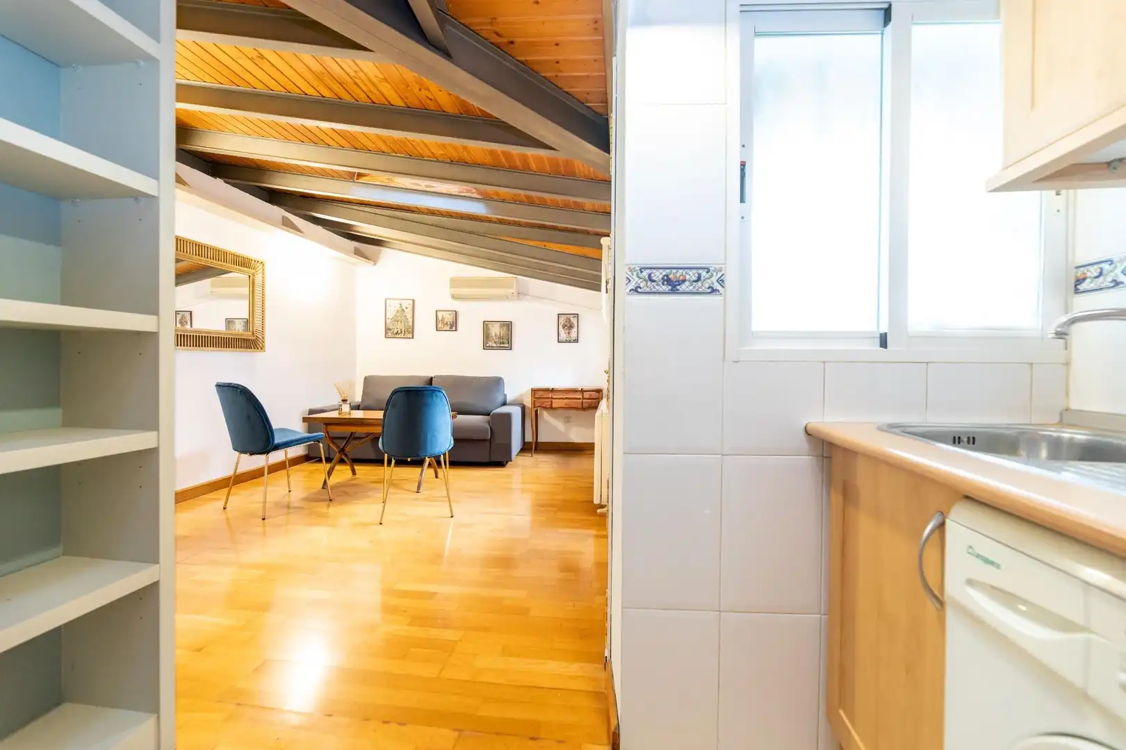Living room of Study for rent in Madrid  with Air Conditioner, Heating and Furnished