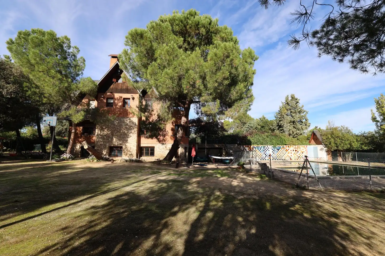 Exterior view of Houses for sale in Villanueva de la Cañada  with Heating, Swimming Pool and Balcony