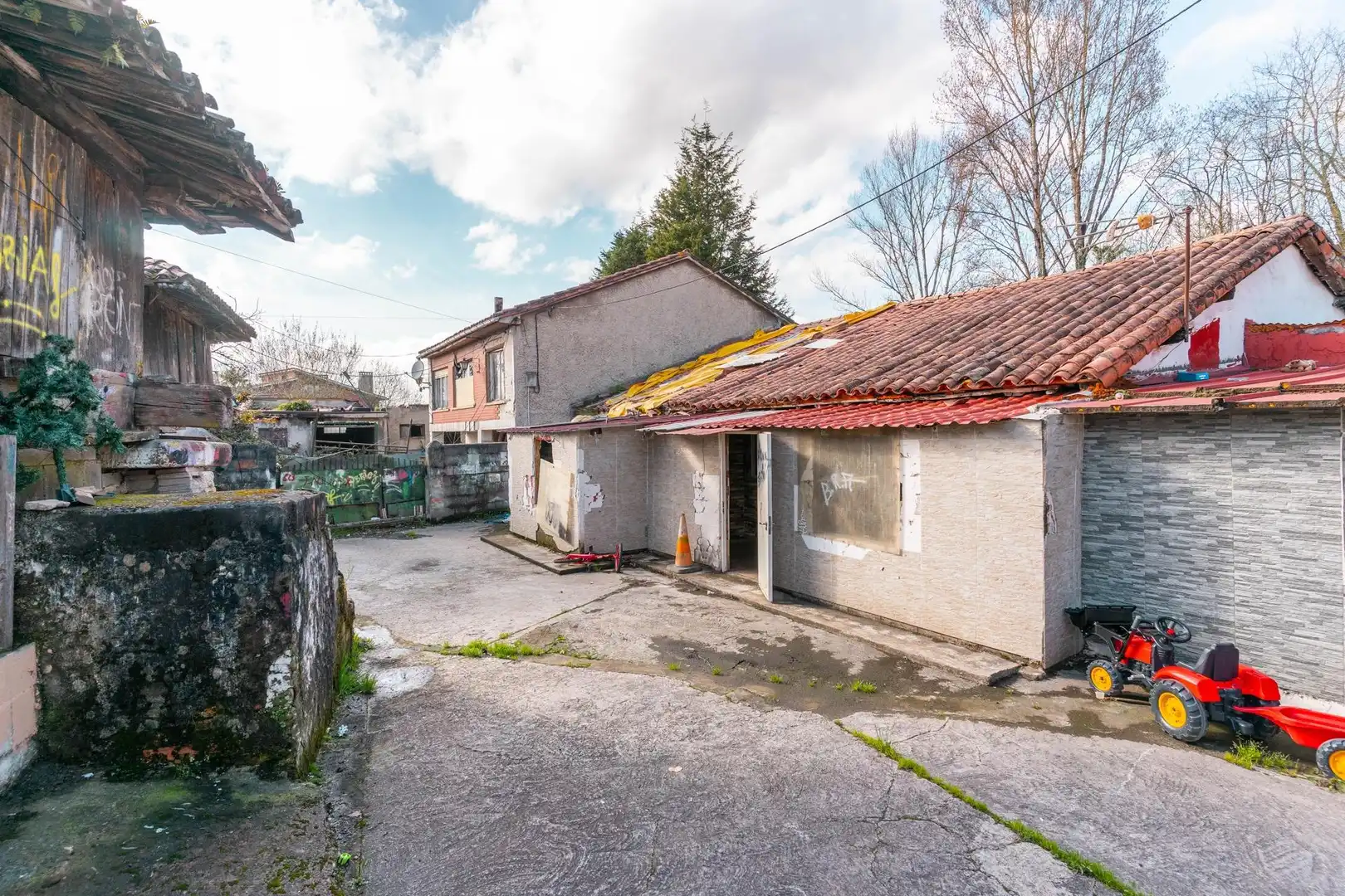 Exterior view of Houses for sale in Siero