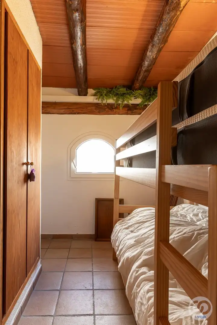 Schlafzimmer von Einfamilien-Reihenhaus zum Verkauf in Roses mit Klimaanlage, Heizung und Schwimmbad