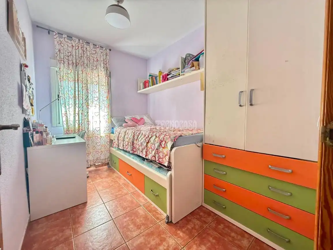 Flat for sale in C. Ribadeo, Valderas - Los Castillos