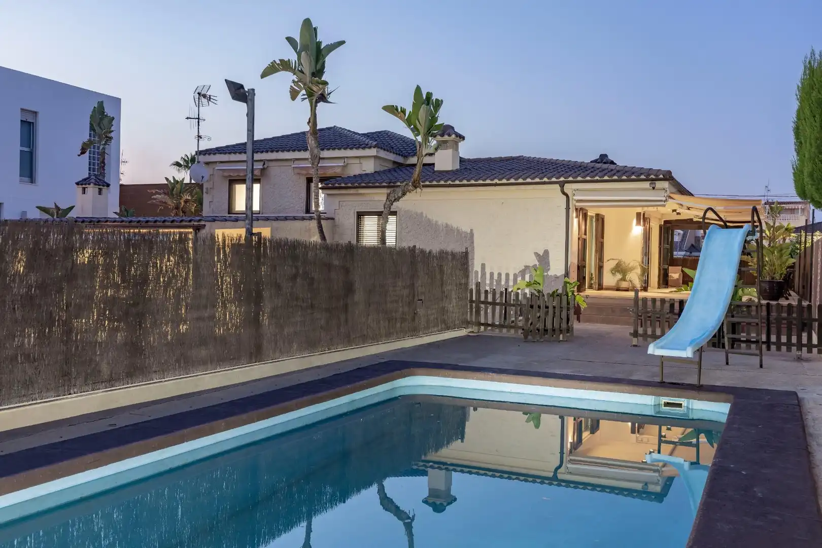 Vista exterior de Casa o chalet en venta en Chilches / Xilxes con Aire acondicionado, Jardín privado y Terraza
