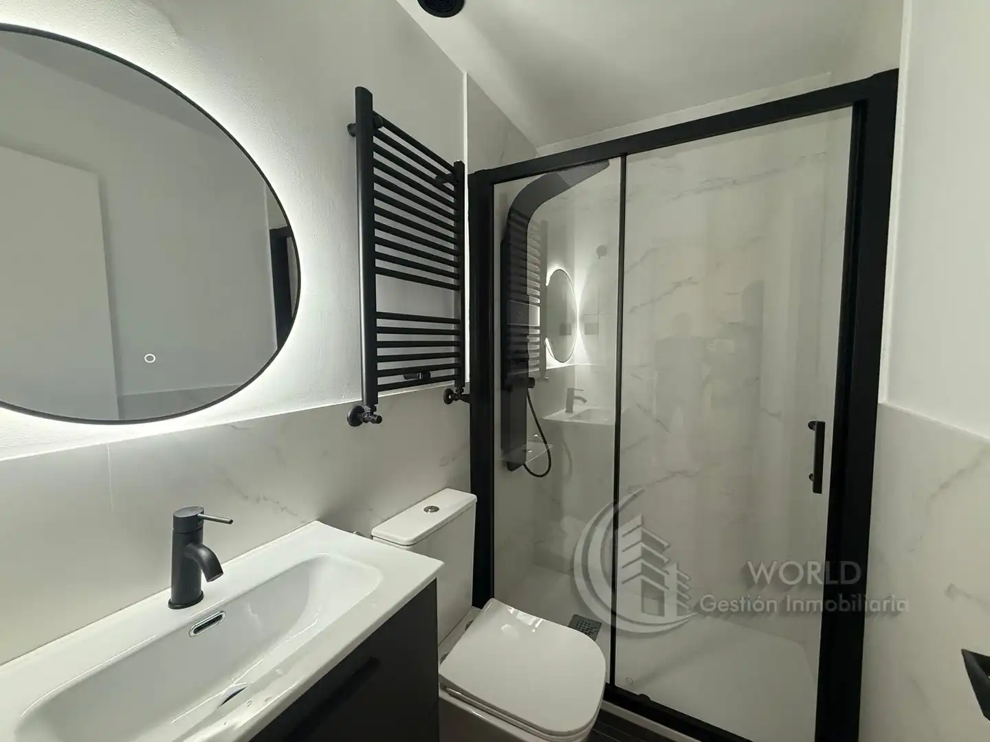 Baño de Piso de alquiler en Madrid con Aire acondicionado, Calefacción y Amueblado