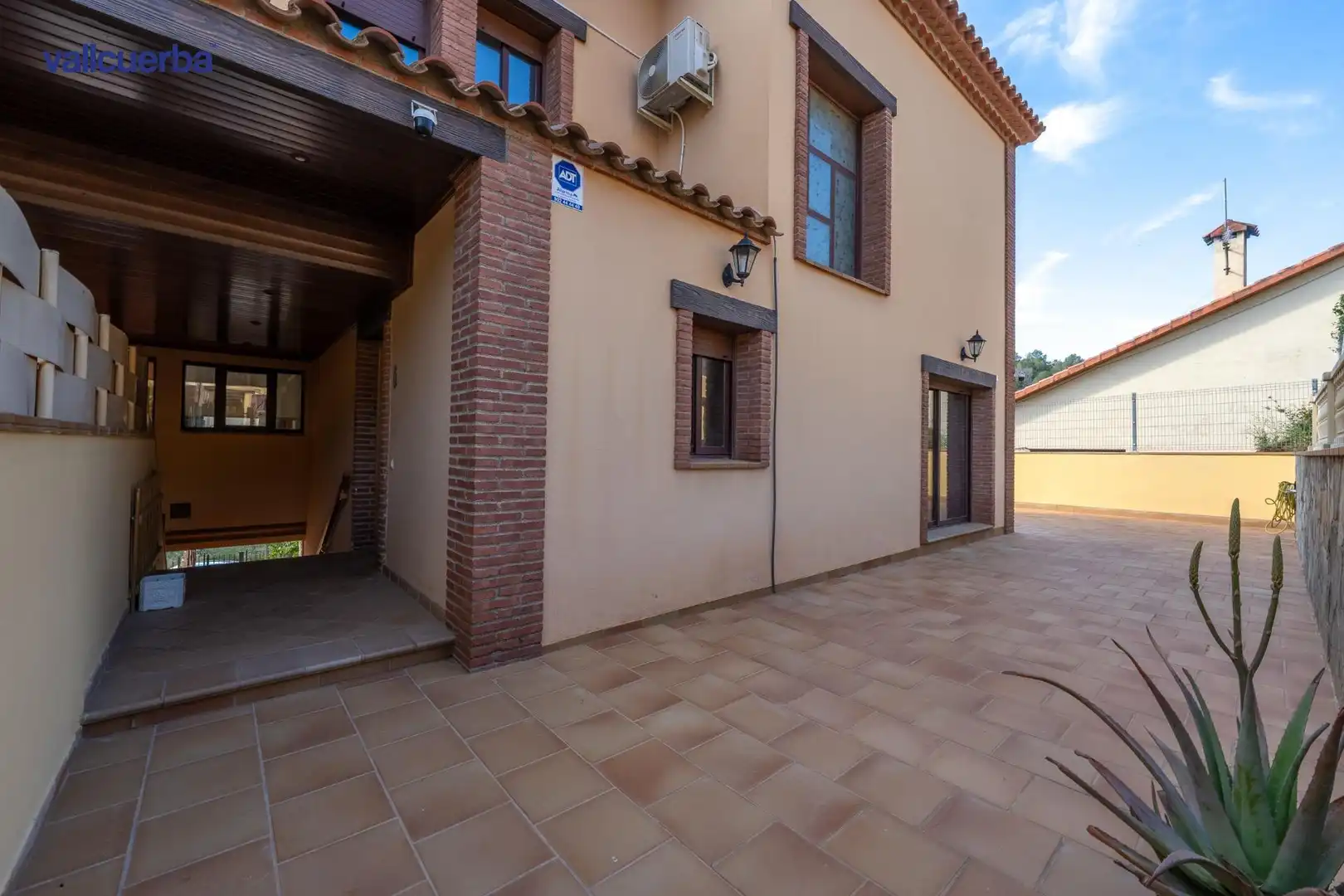Vista exterior de Casa adosada en venta en Riudecanyes con Aire acondicionado, Calefacción y Jardín privado