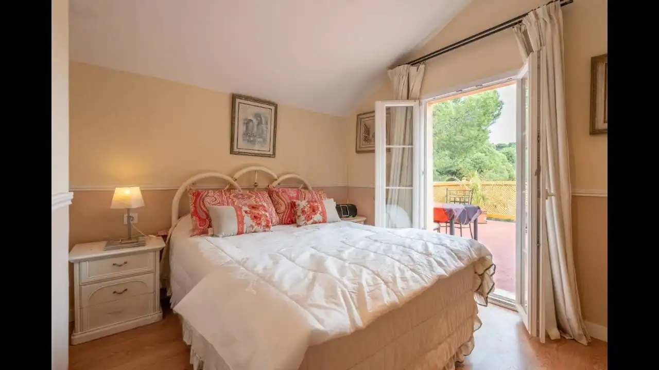 Schlafzimmer von Country house zum Verkauf in Pelayos de la Presa mit Heizung, Privatgarten und Terrasse