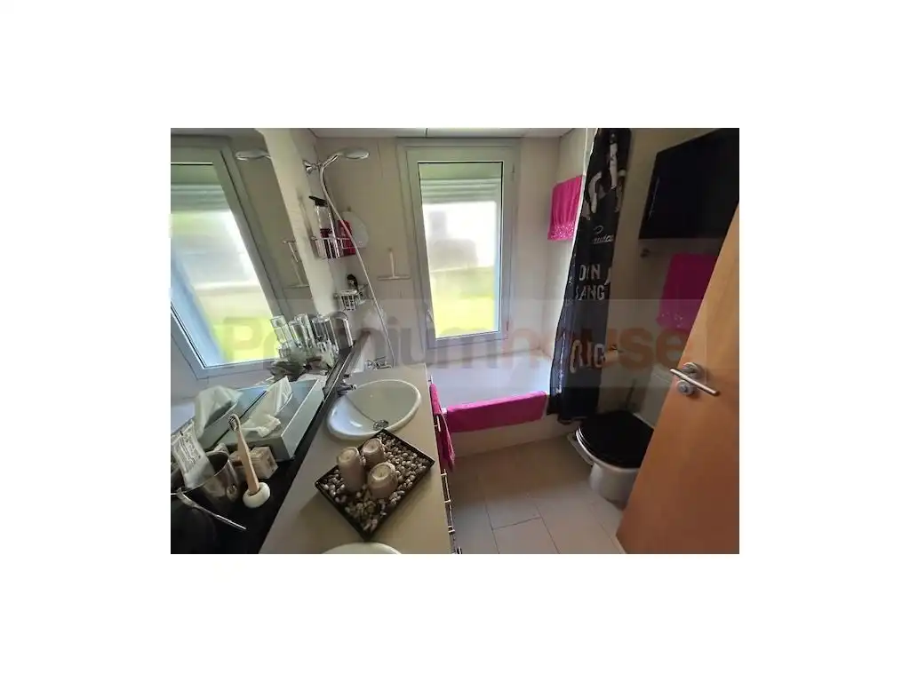 Bathroom of Flat for sale in Vandellòs i l'Hospitalet de l'Infant  with Heating, Private garden and Swimming Pool