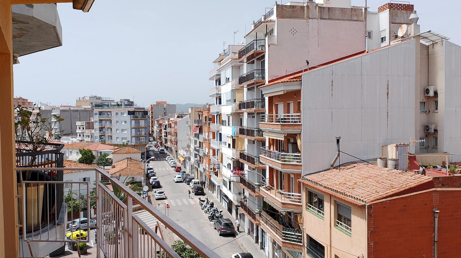 Vista exterior de Pis en venda en Blanes amb Terrassa i Balcó