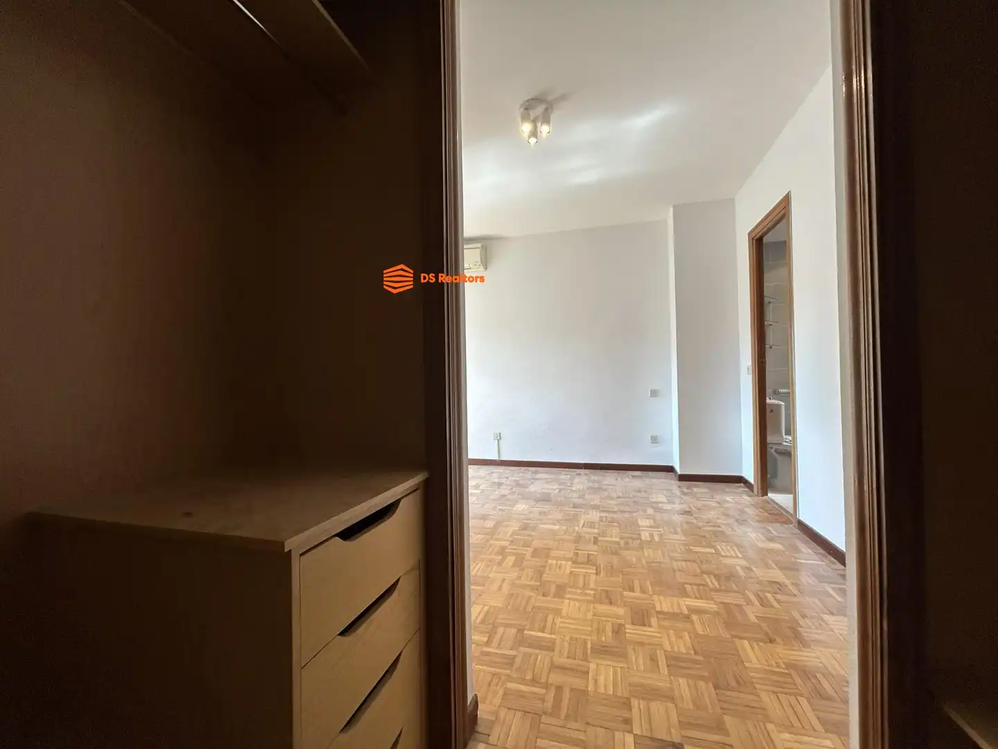 Flat for rent in Madrid  with Heating, Terrace and Storage room