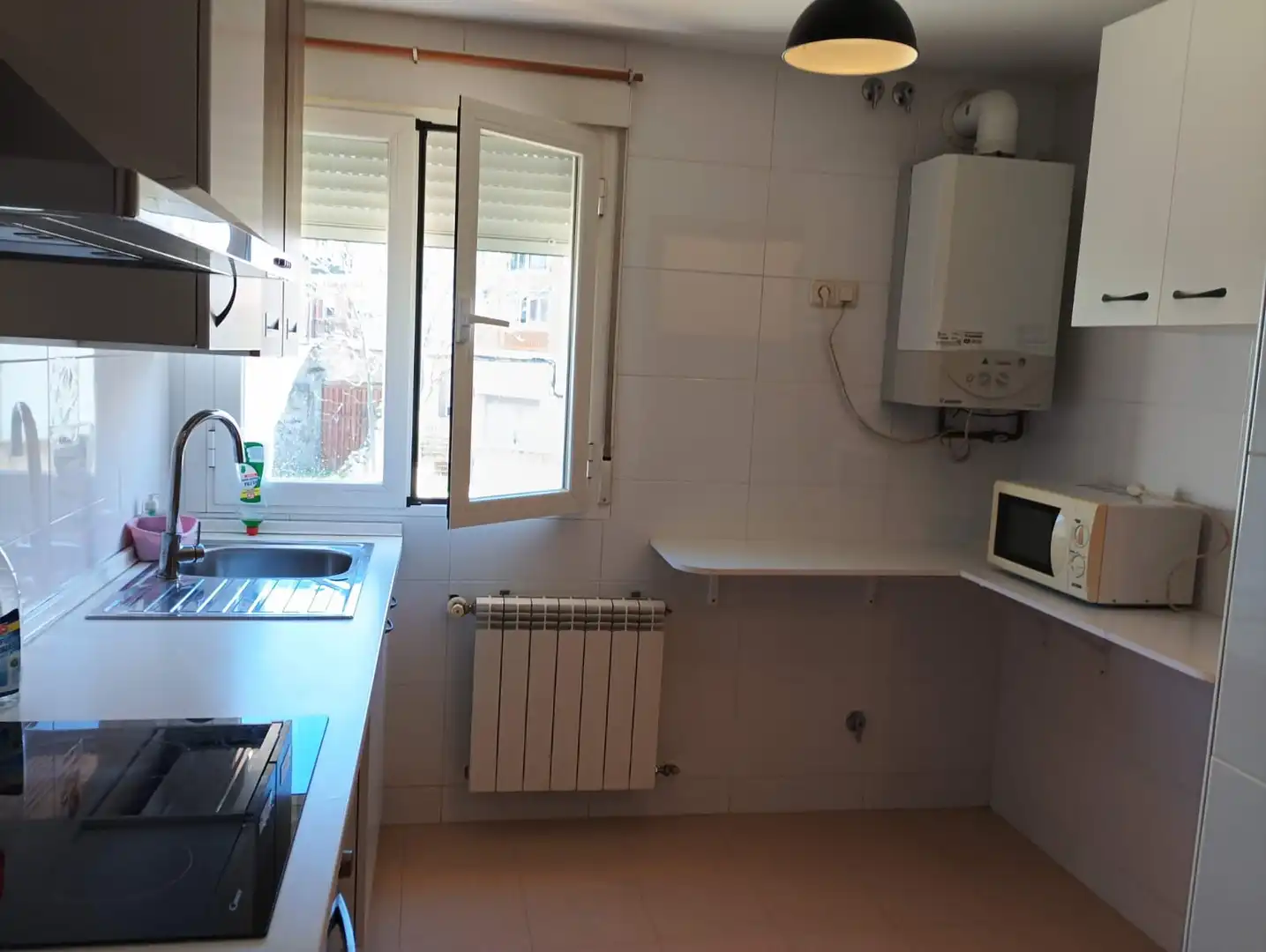 Flat for rent in Calle de los Tintes, El Olivar - La Magdalena
