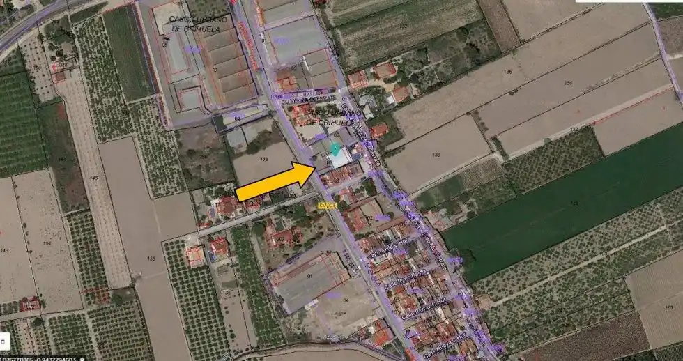 Außenansicht von Fabrikhallen zum Verkauf in Orihuela