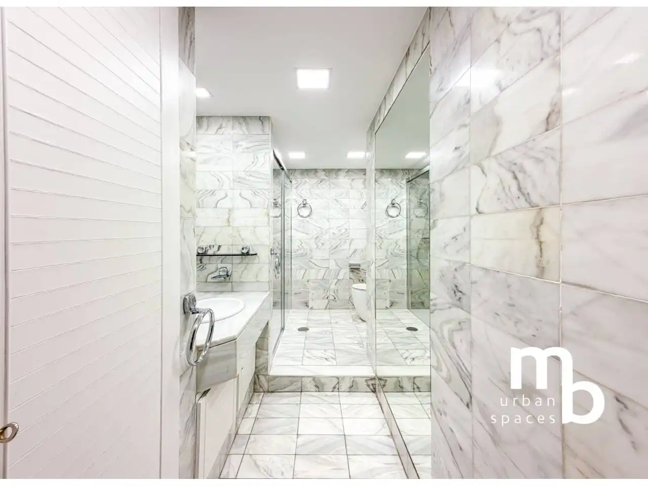 Bathroom of Flat for rent in Fuencarral - El Pardo