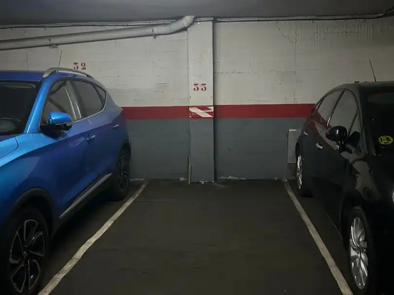 Parkplatz von Garage zur Miete in Barcelona mit Alarm