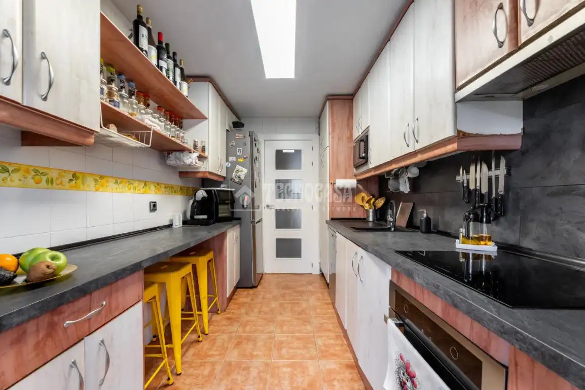 Küche von Wohnung zum Verkauf in Hoyo de Manzanares mit Klimaanlage, Heizung und Gemeinschaftspool