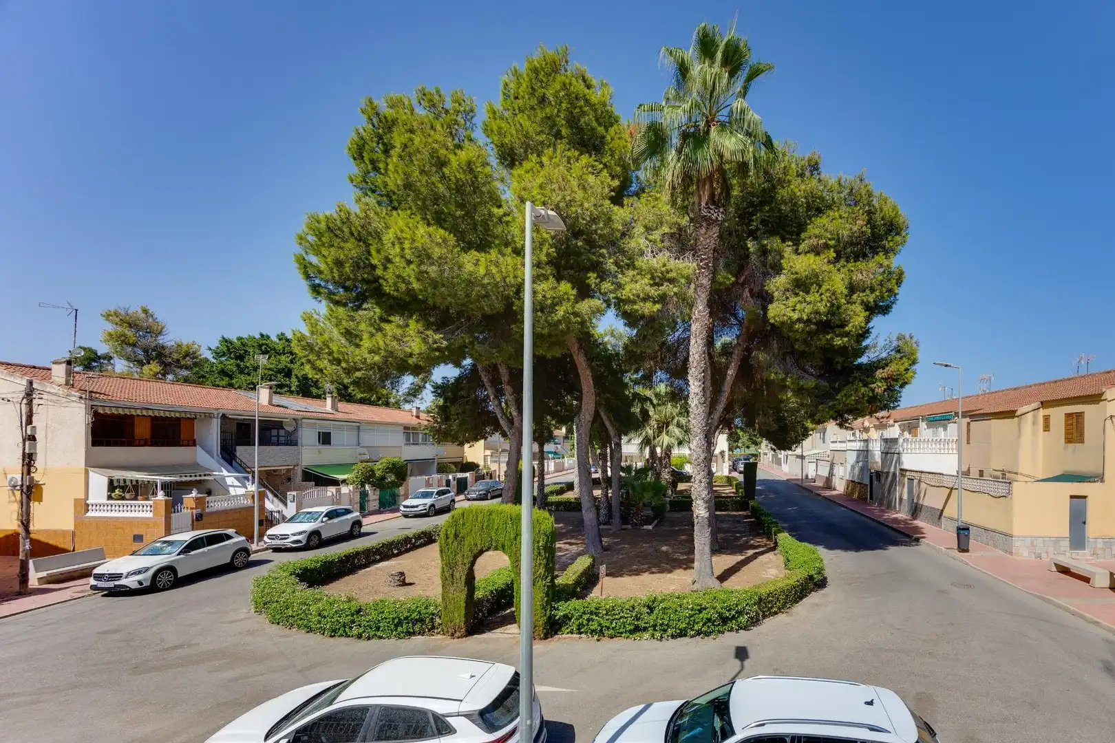 Vista exterior de Casa o chalet en venta en Torrevieja con Jardín privado, Terraza y Trastero