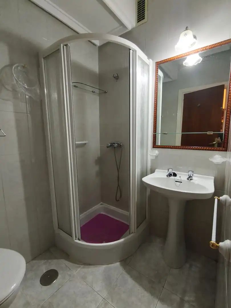 Baño de Piso en venta en Huelva con Terraza y Trastero