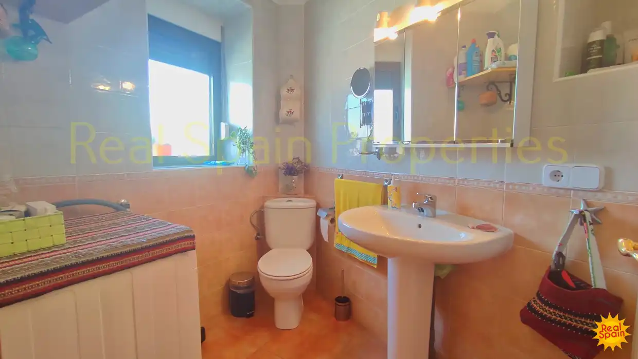 Baño de Casa adosada en venta en María con Terraza, Balcón y Internet