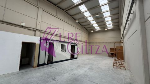 Foto 3 von Fabrikhallen zur Miete in Adurtza, Vitoria - Gasteiz