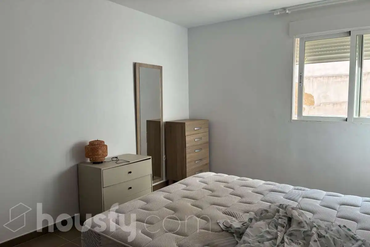 Dormitori de Pis de lloguer en Sagunto / Sagunt amb Parquet, Moblat i Balcó