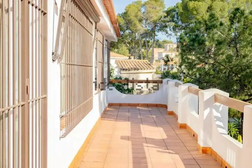 Vista exterior de Casa o chalet en venta en La Nucia con Aire acondicionado, Calefacción y Jardín privado