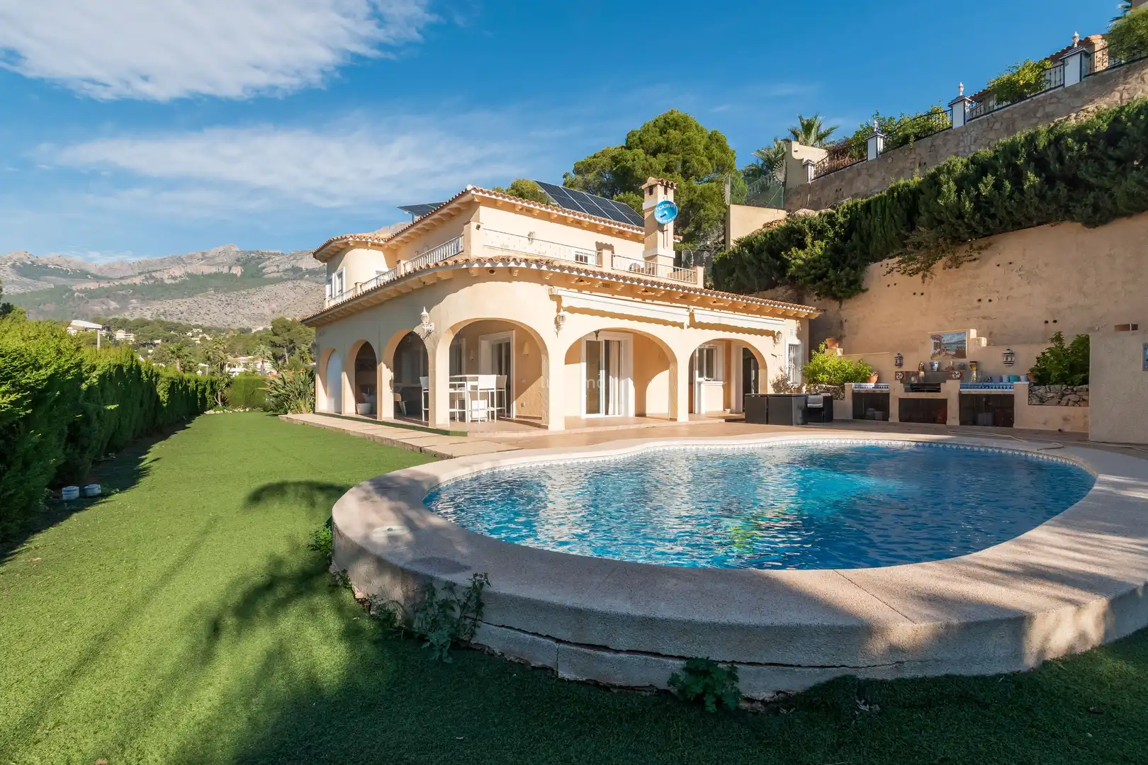 Vista exterior de Casa o chalet en venta en Altea con Aire acondicionado, Terraza y Piscina