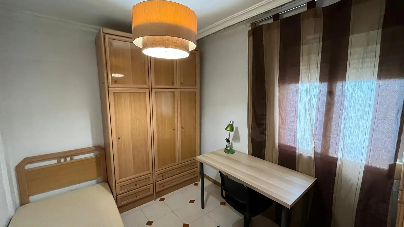 Habitación de Piso para compartir en Sevilla con Aire acondicionado y Terraza