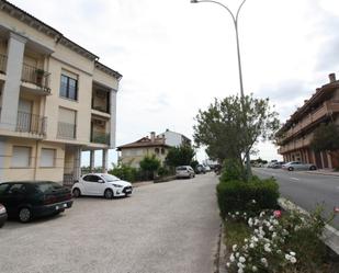 Vista exterior de Àtic en venda en Poyales del Hoyo amb Aire condicionat, Calefacció i Moblat