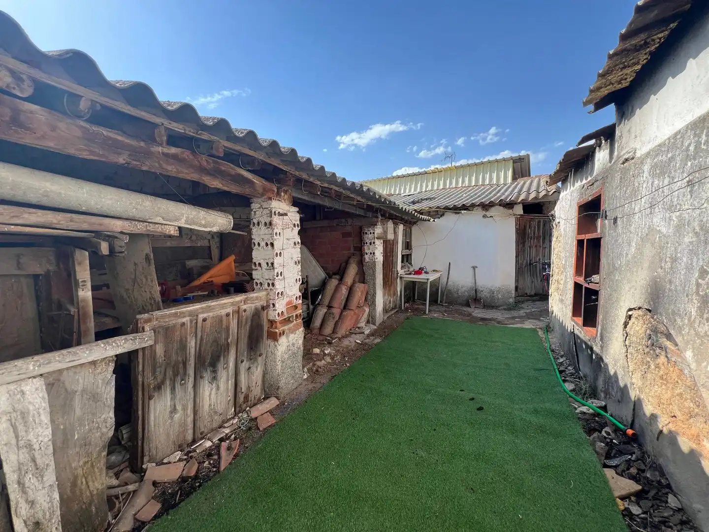 Vista exterior de Finca rústica en venta en Orbita con Parquet, Trastero y Amueblado