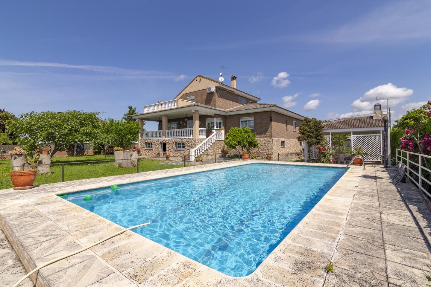 Piscina de Casa o xalet en venda en Pepino amb Aire condicionat, Calefacció i Jardí privat