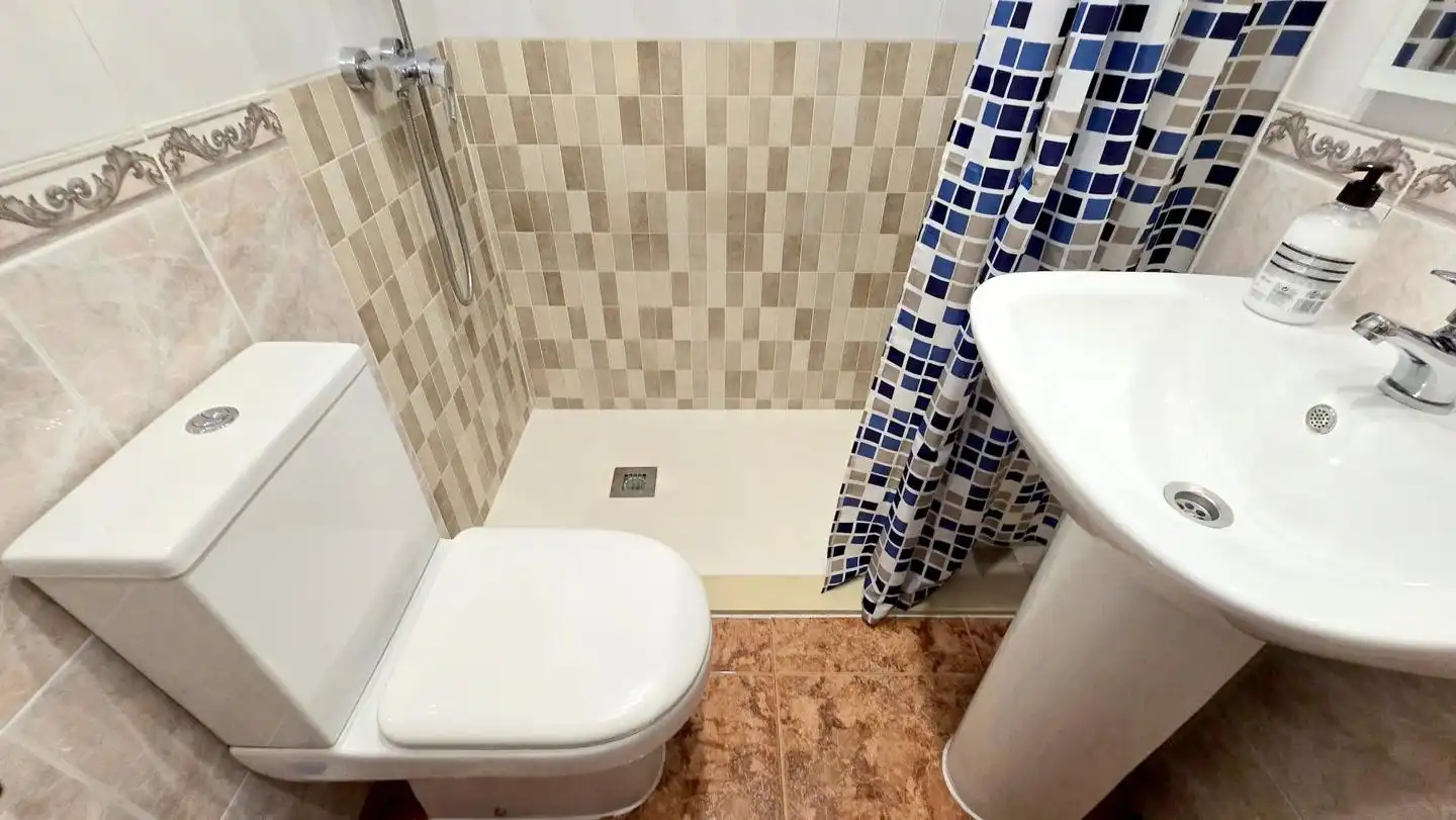Bathroom of Apartments for rent in Gandia  with Air Conditioner, Terrace and Storage room