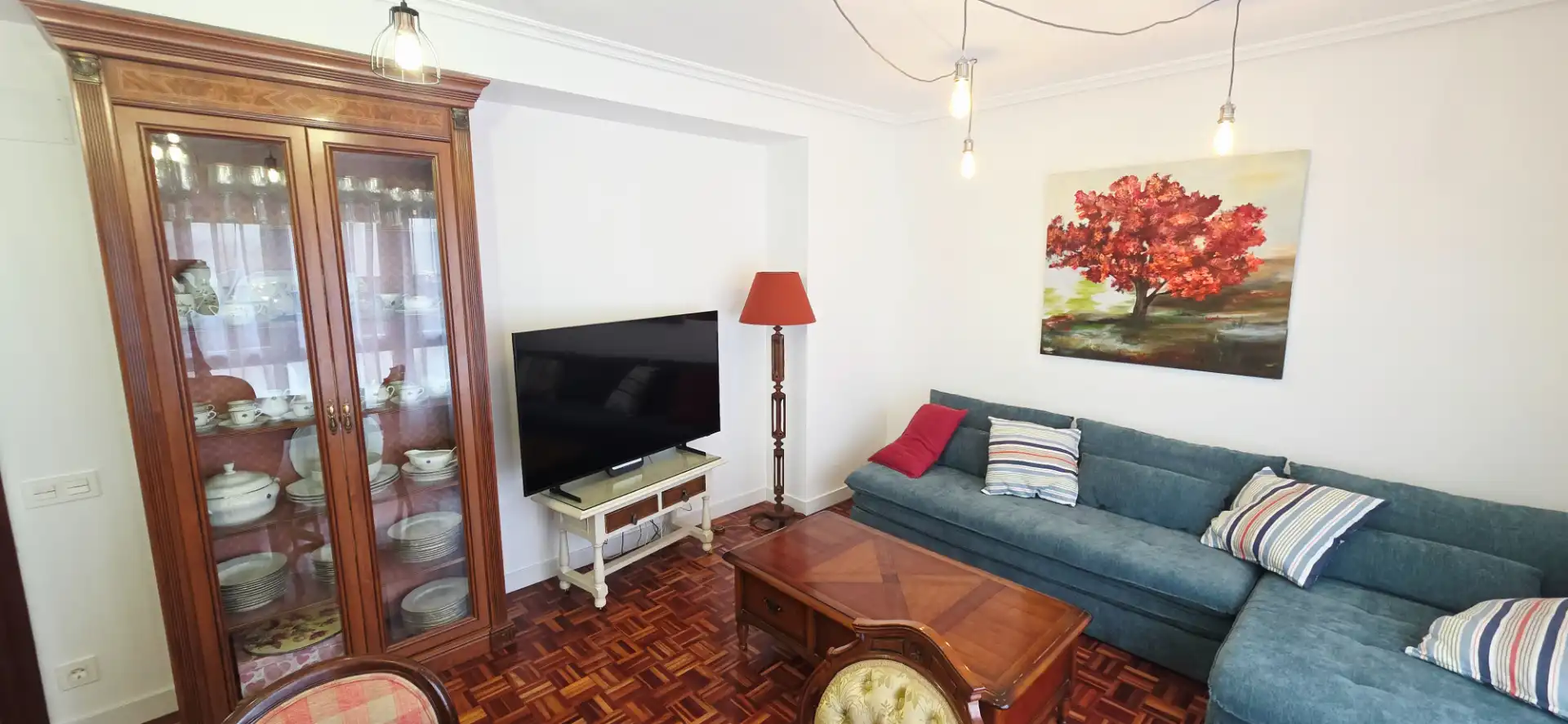 Living room of Flat for rent in Gijón   with Heating, Parquet flooring and Furnished