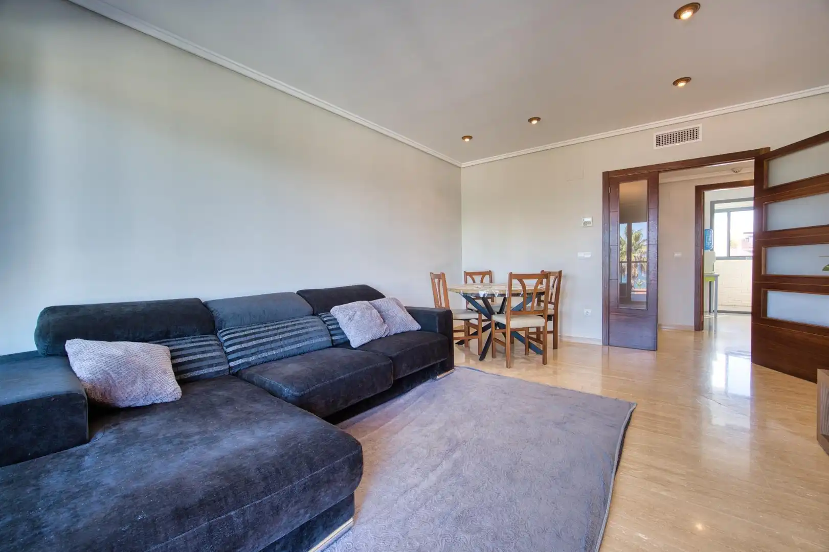 Sala d'estar de Pis en venda en El Campello amb Aire condicionat, Jardí privat i Terrassa