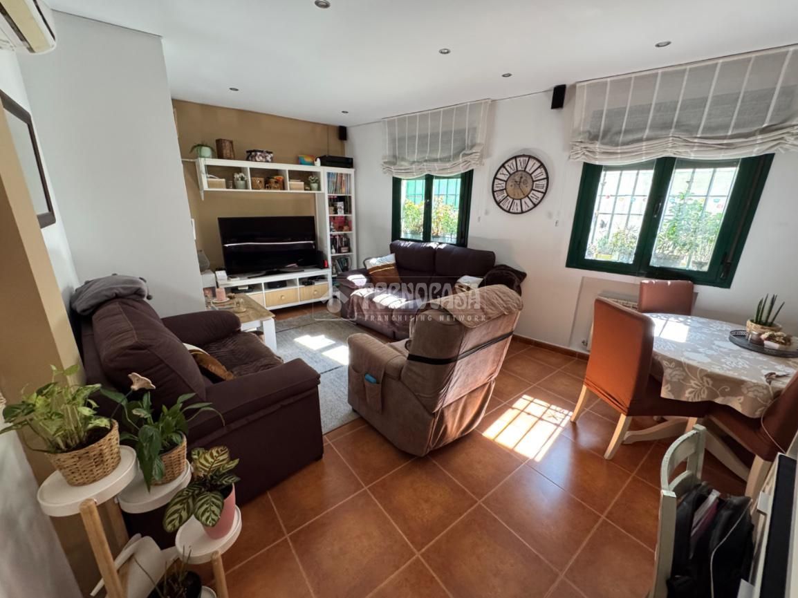 Living room of Flat for sale in Chinchón  with Air Conditioner, Heating and Storage room