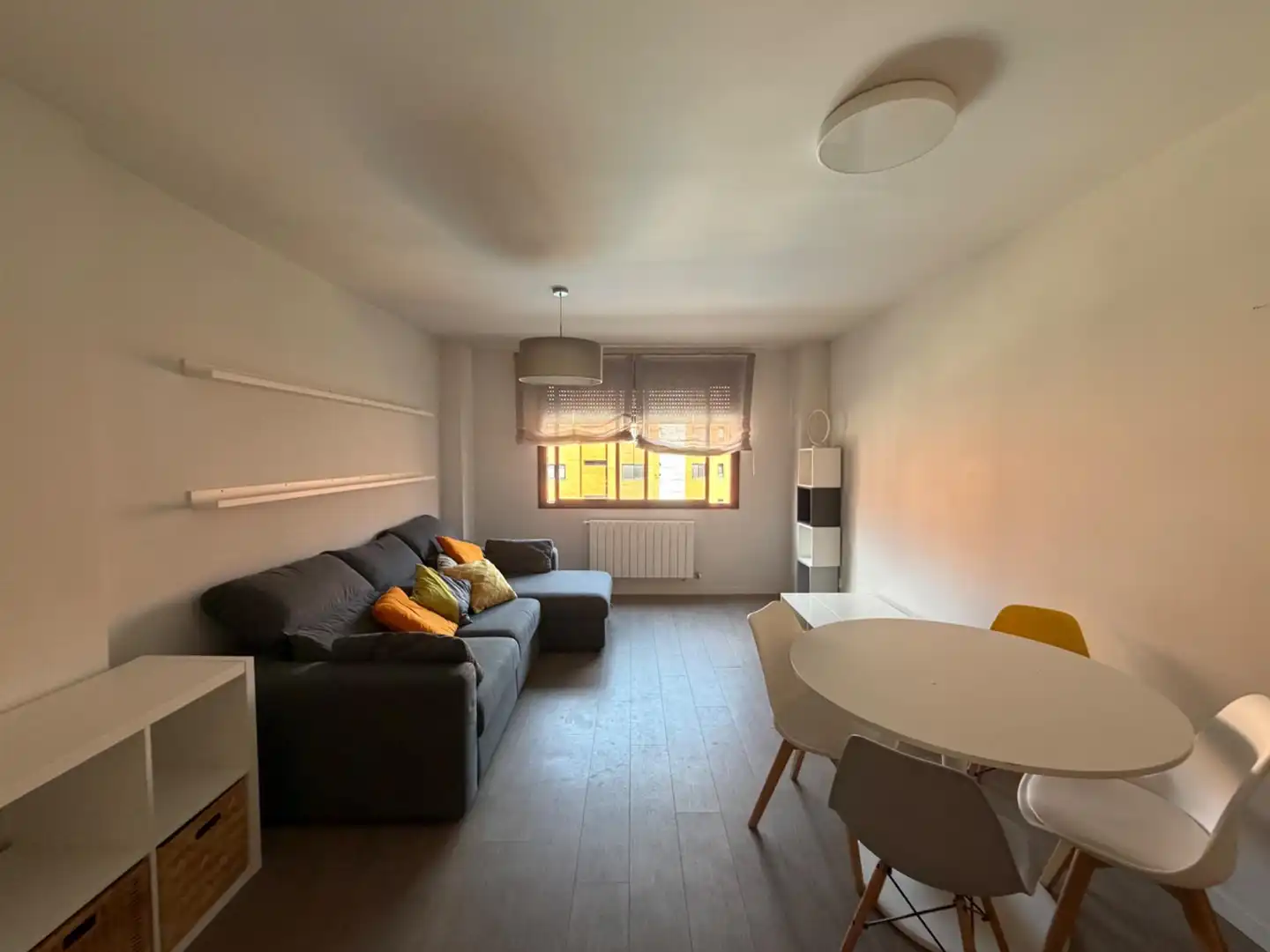 Sala de estar de Piso de alquiler en Alcobendas con Aire acondicionado, Calefacción y Piscina comunitaria