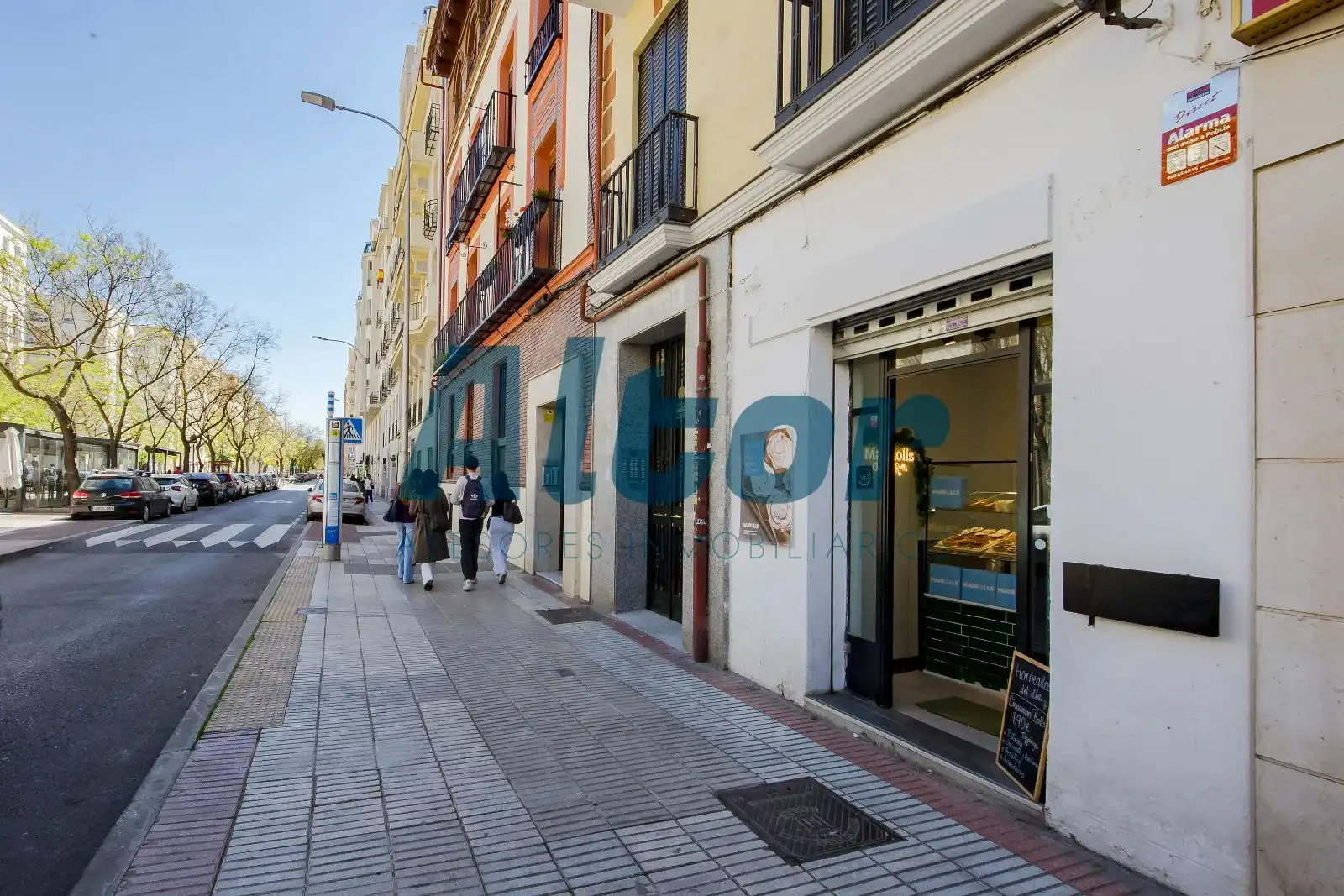 Exterior view of Commercial properties for sale in Madrid  with Air Conditioner