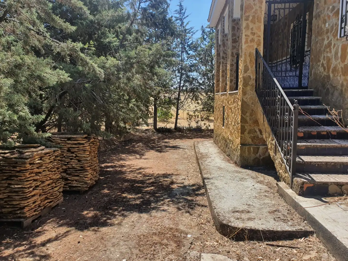 Exterior view of Houses for sale in Talarrubias  with Air Conditioner, Private garden and Storage room