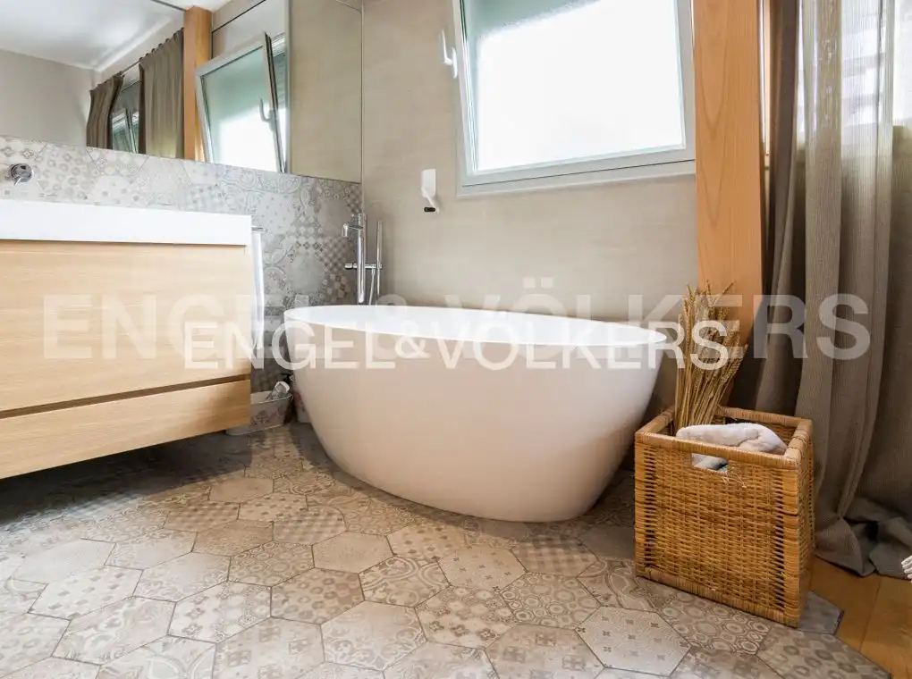 Bathroom of Houses for sale in Barcelona  with Air Conditioner, Heating and Private garden