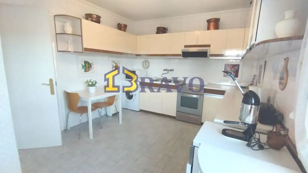 Cocina de Piso en venta en Medina de Pomar con Calefacción, Jardín privado y Terraza