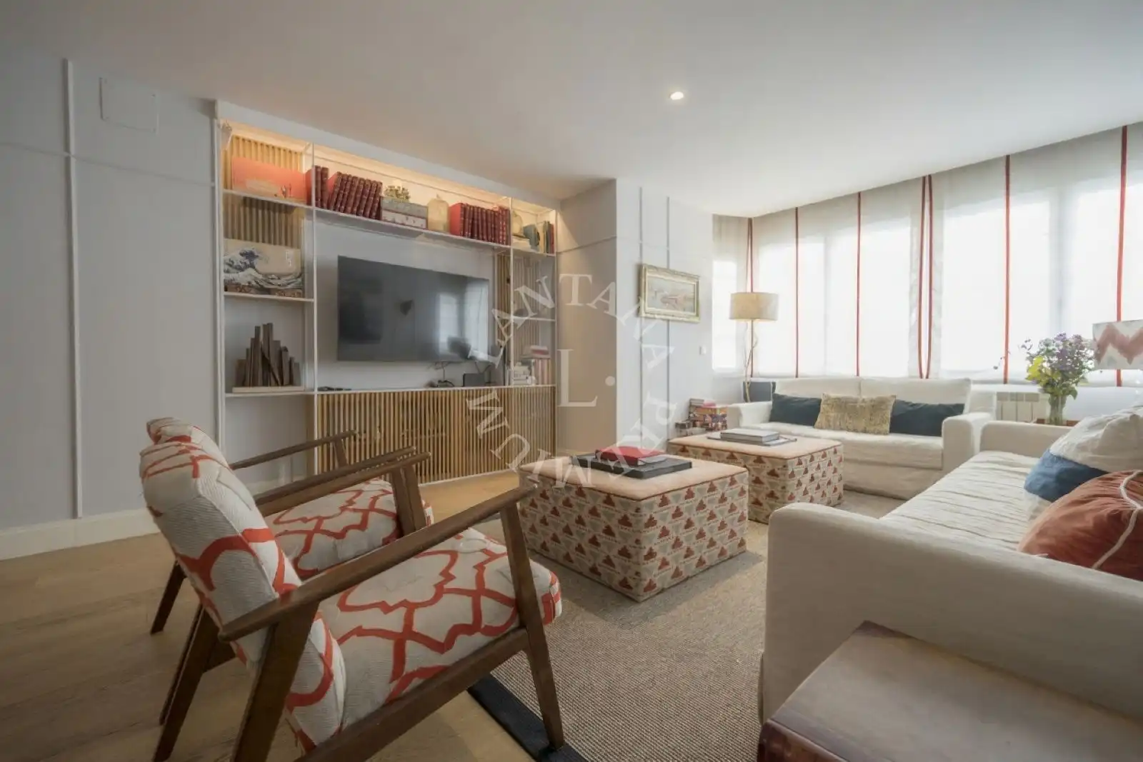 Flat with pool for sale in Chamberí