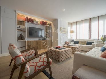 Flat with pool for sale in Chamberí