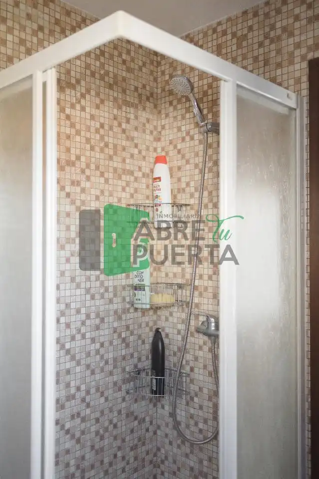 Baño de Casa o chalet en venta en Ourense Capital  con Calefacción, Jardín privado y Amueblado