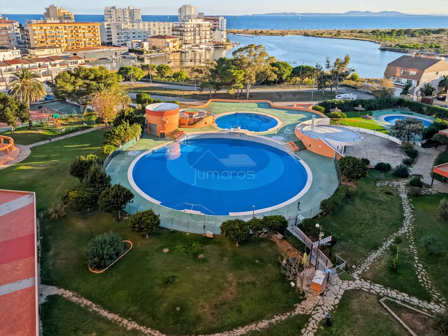 Piscina de Piso en venta en Roses con Terraza y Piscina