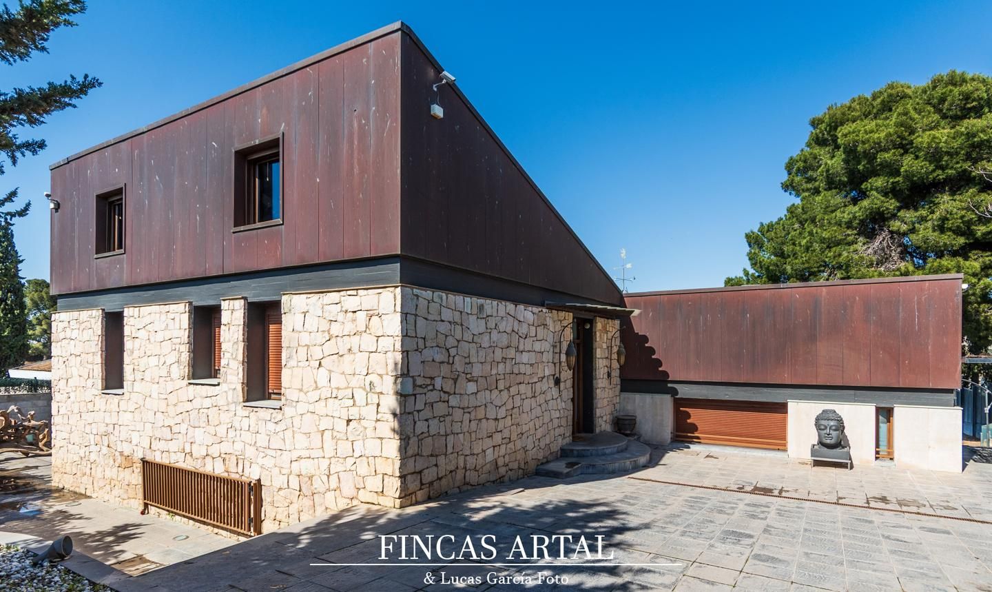 Vista exterior de Casa o xalet en venda en  Zaragoza Capital amb Aire condicionat, Calefacció i Jardí privat
