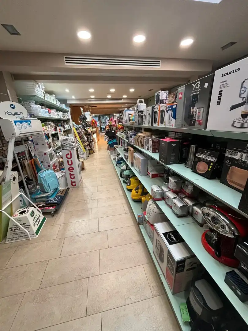 Locale commerciale in affitto a Berga