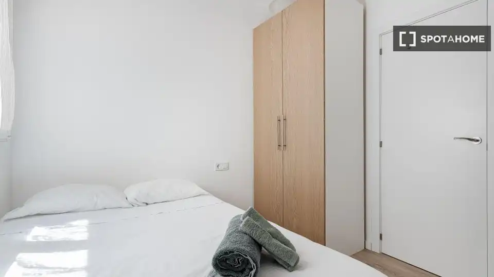 Habitación de Piso de alquiler en Barcelona con Aire acondicionado, Calefacción y Amueblado