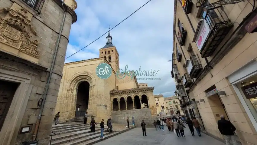 Vista exterior de Piso en venta en Segovia con Calefacción y Balcón