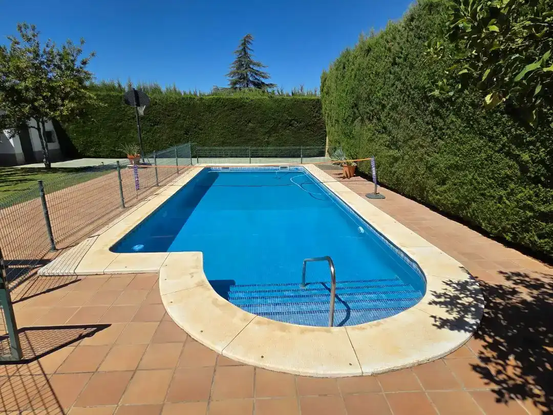 Piscina de Casa o xalet en venda en Espartinas amb Aire condicionat i Piscina