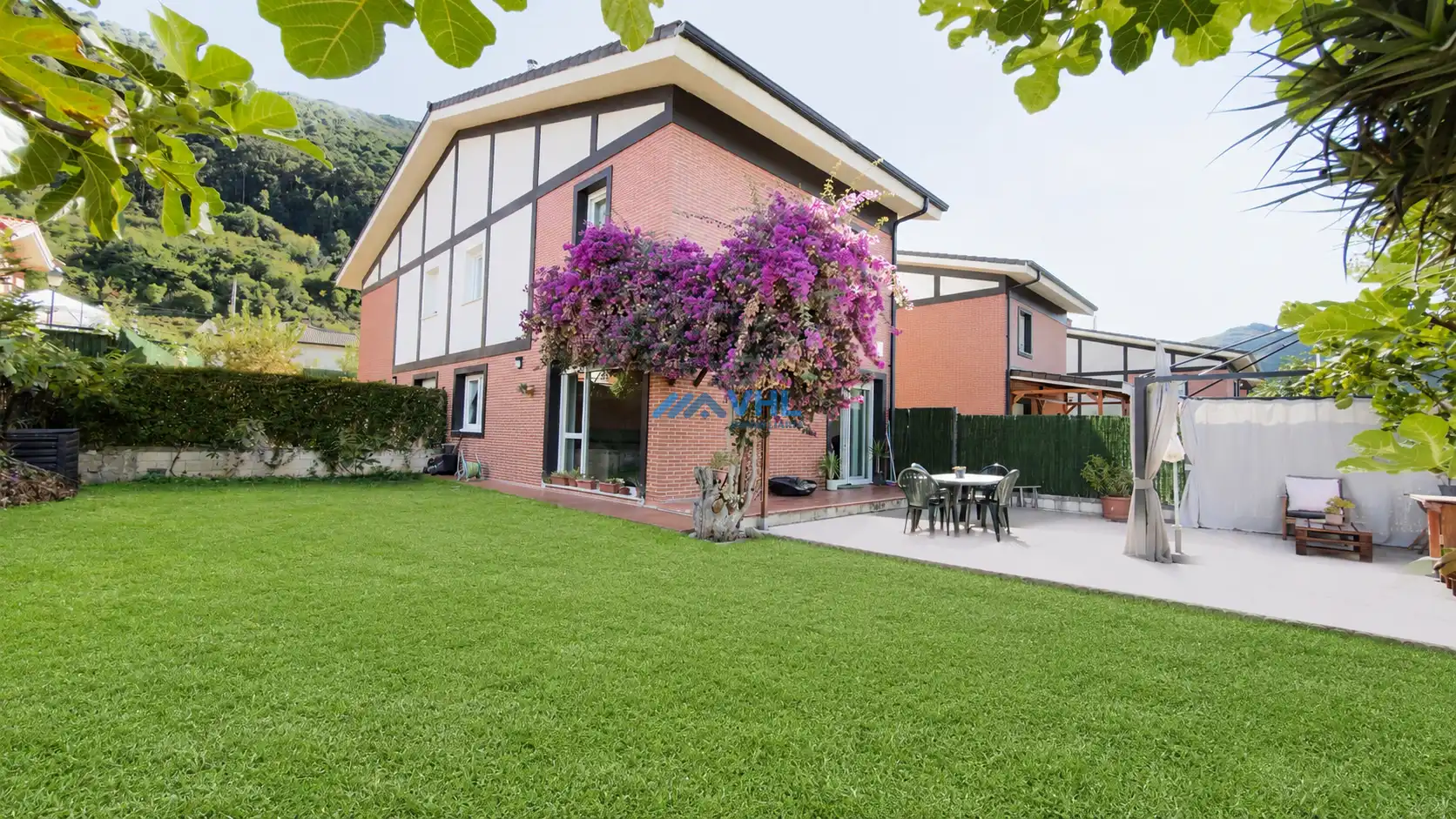 Maison jumelée avec jardin à vendre à N-634