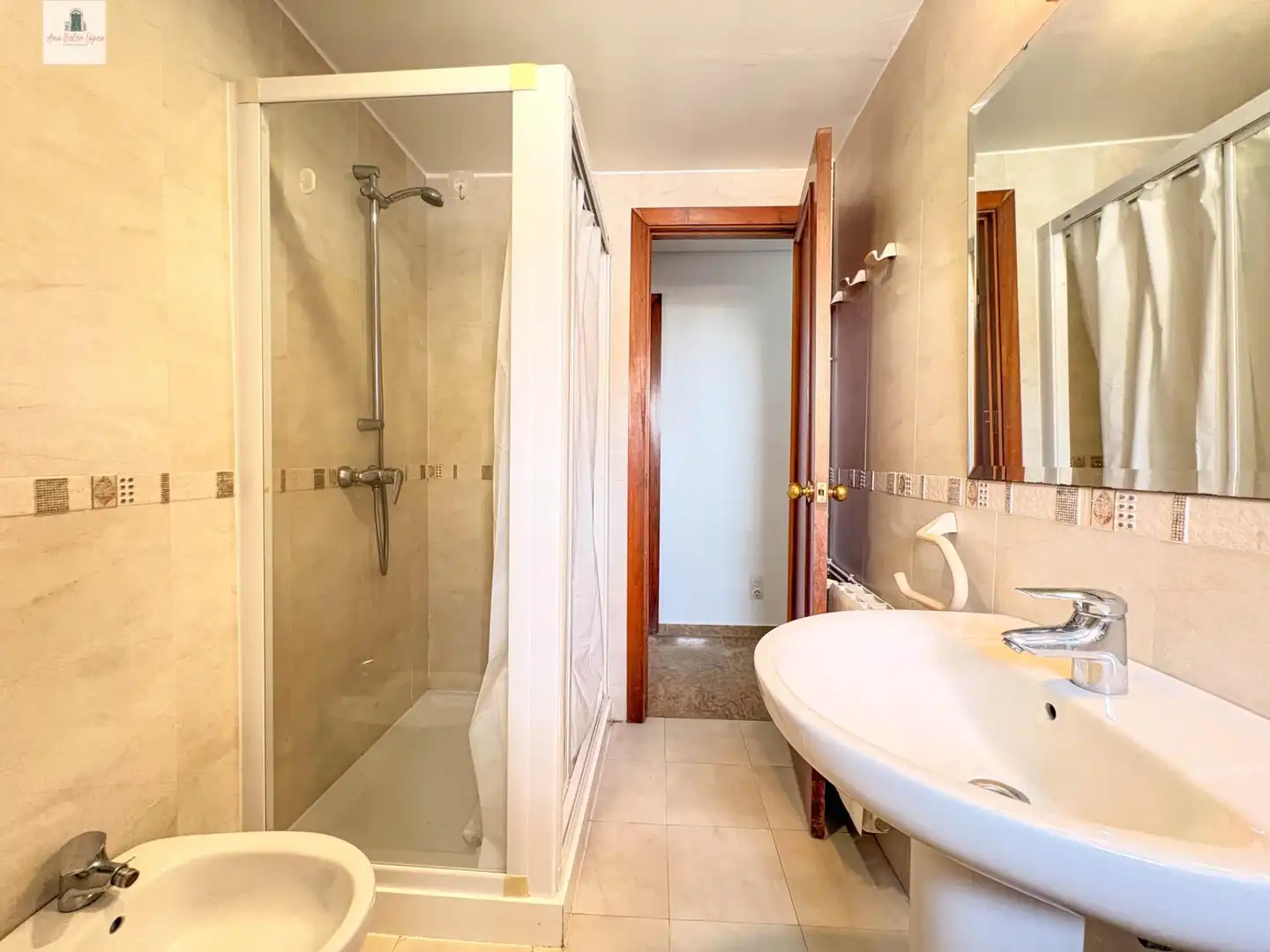 Bathroom of Flat for rent in Badajoz  with Air Conditioner, Heating and Furnished