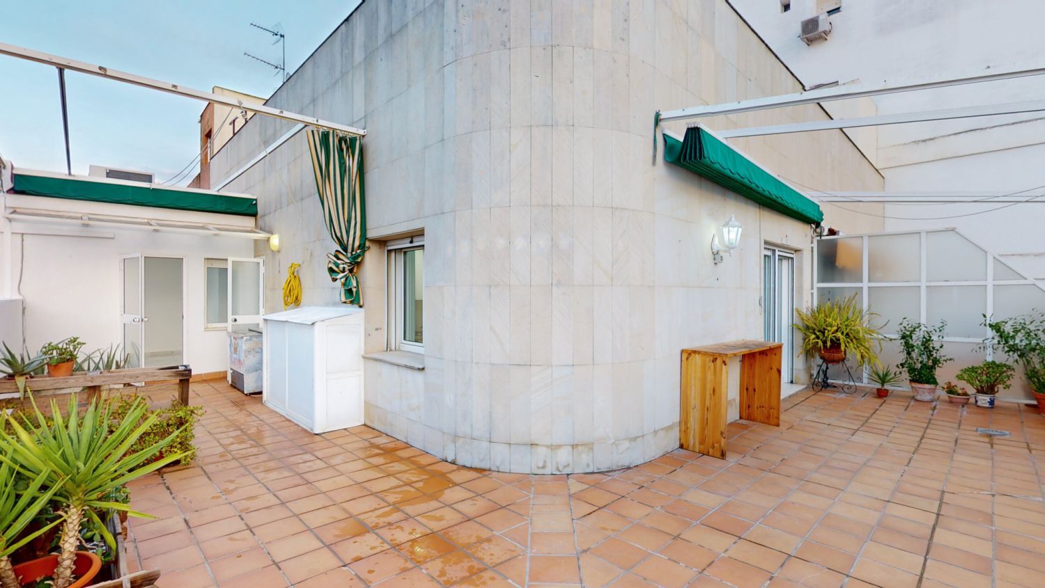 Attic to rent in Salado, Triana Este